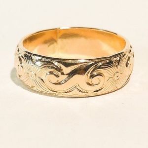 Gold floral ring